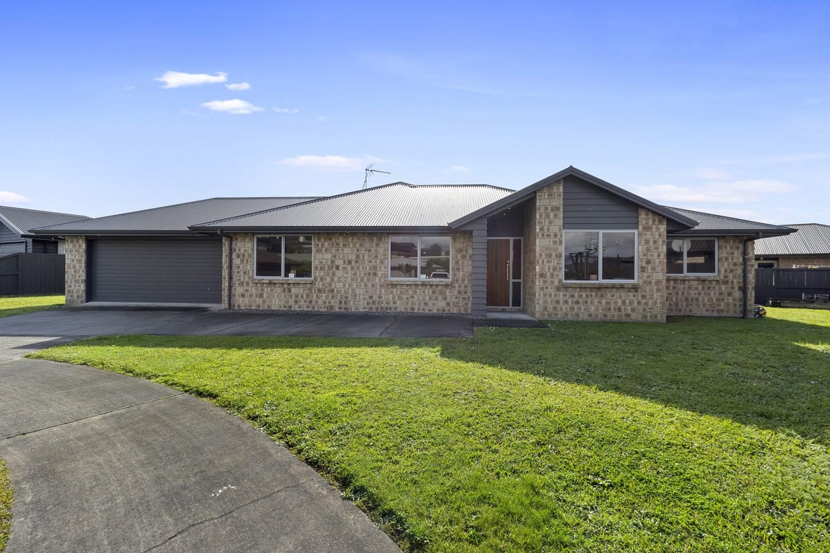 12 Denham Court, Flagstaff, Hamilton - Carousel 2