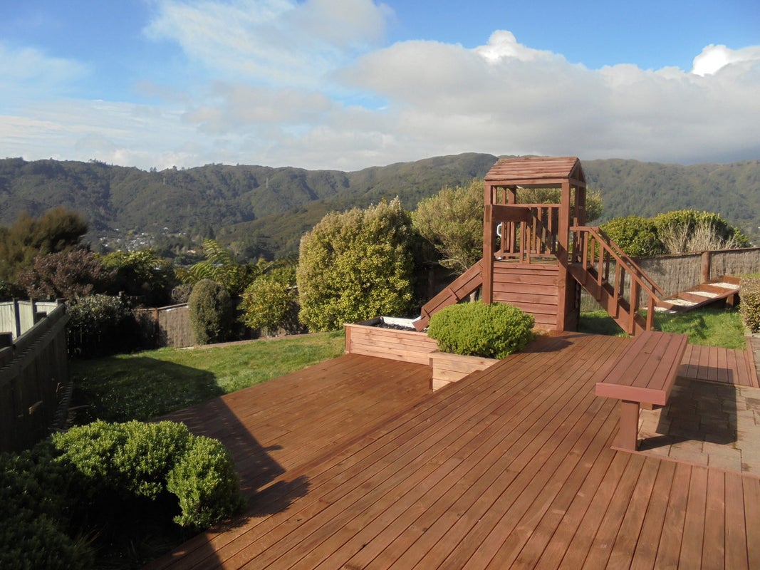 21 Fenchurch Grove, Stokes Valley, Lower Hutt - Carousel 1