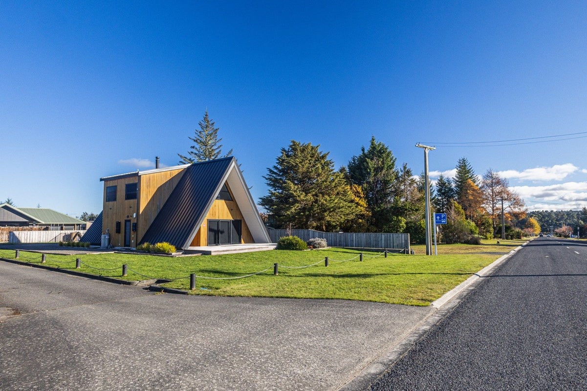 21 Findlay Street, WAIMARINO, OWHANGO - Carousel 28