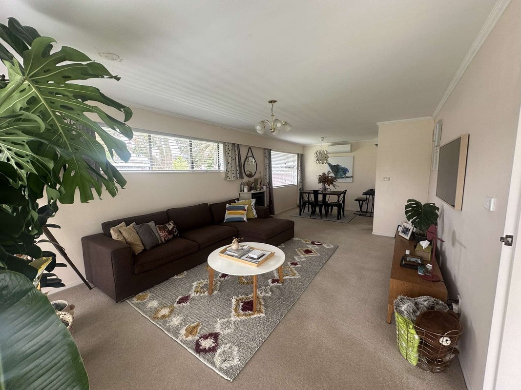 1/2 Cudby Street, Woburn, Lower Hutt - Carousel 2