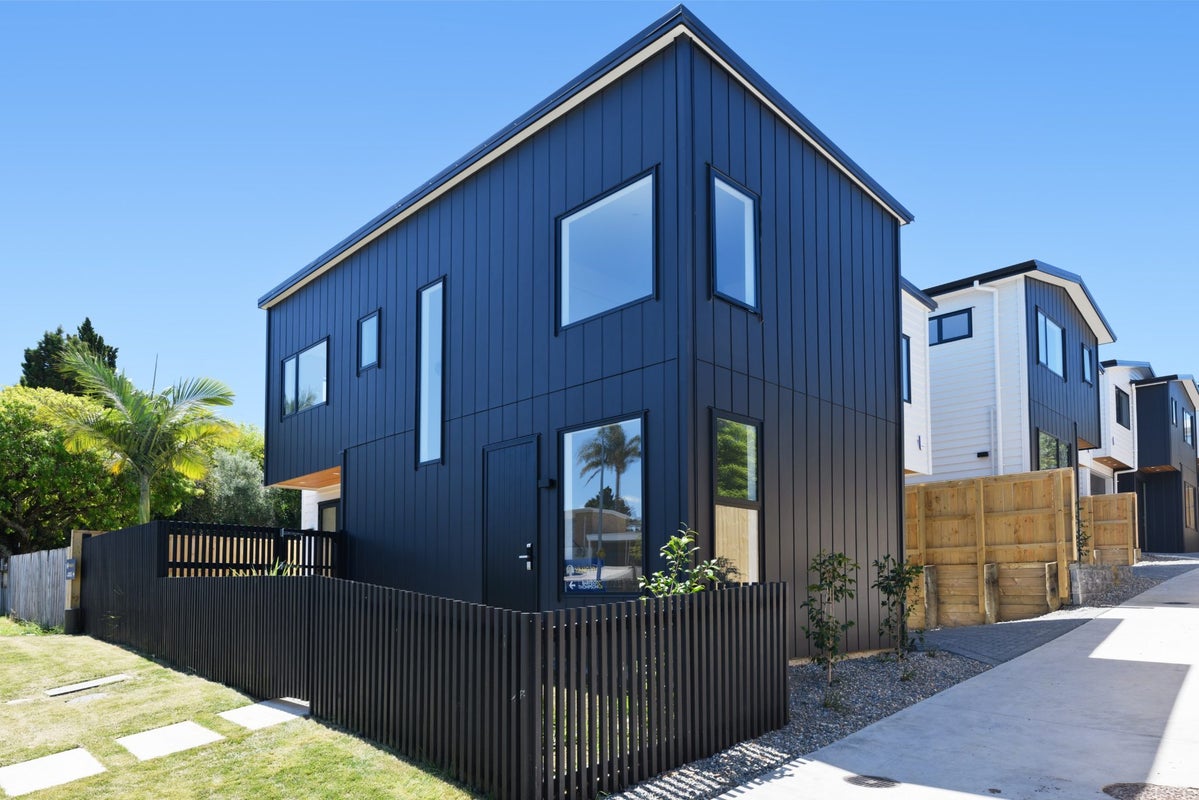 51A Chartwell Avenue, Glenfield, Auckland - Carousel 1