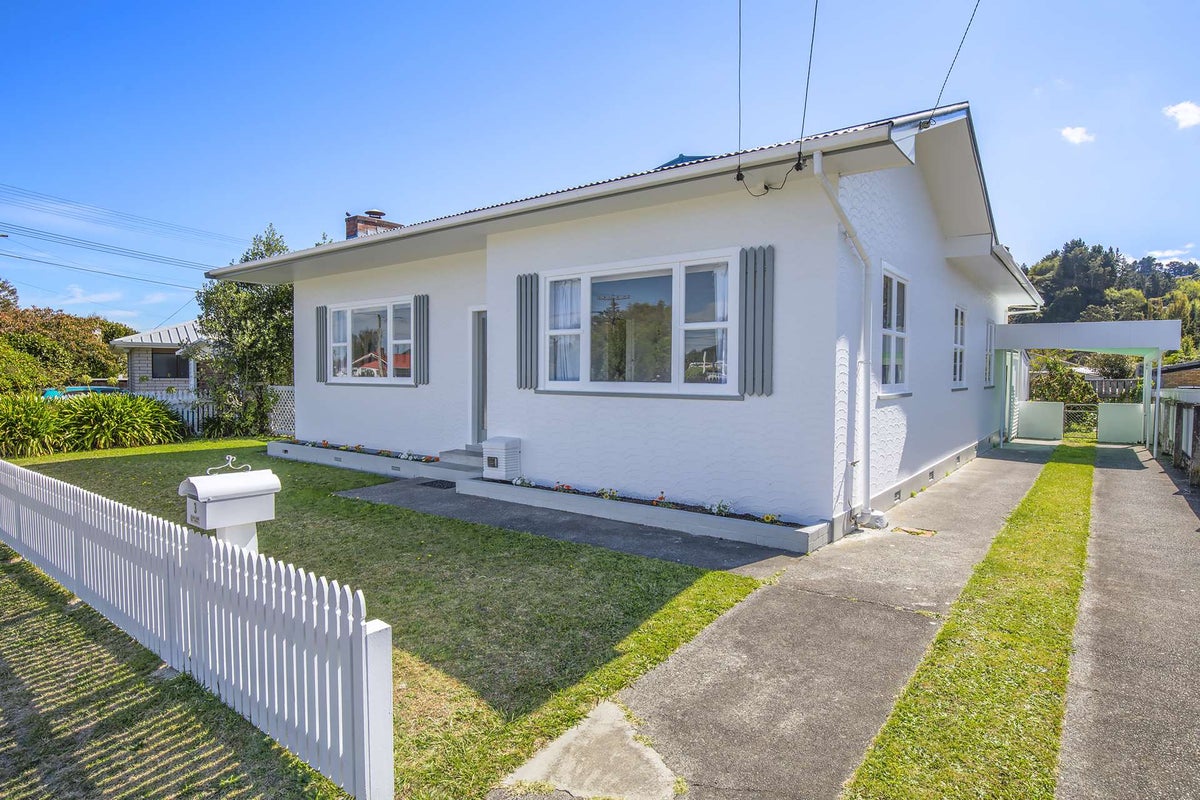 3 Perham Place, Aramoho, Whanganui - Carousel 1