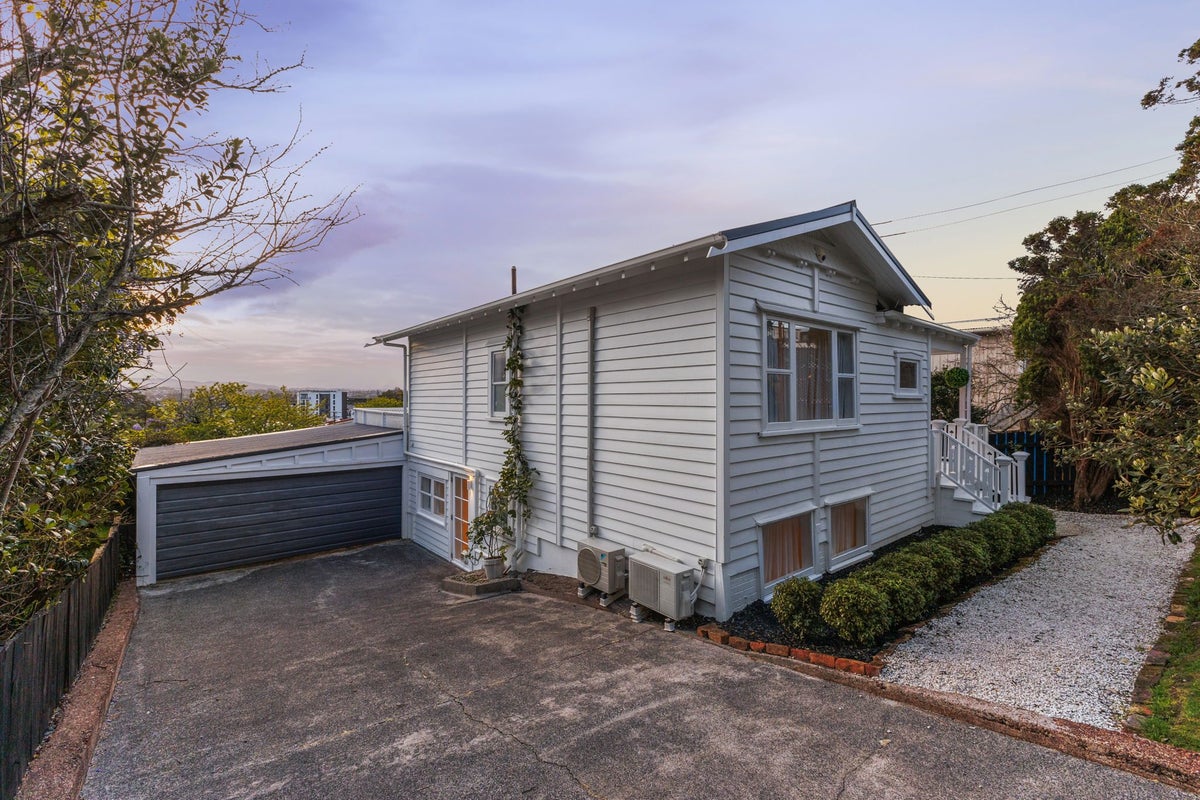 31 Layard Street, Avondale, Auckland - Carousel 2