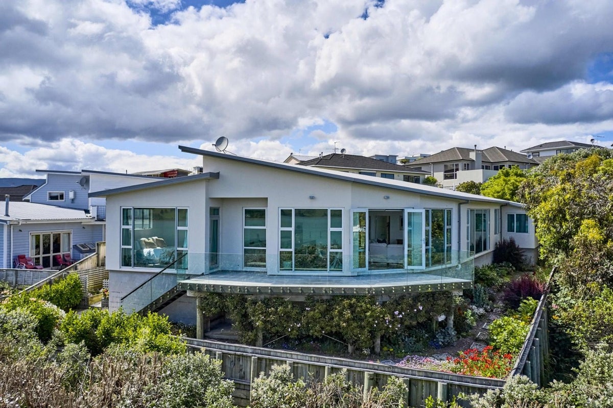 41 The Masthead, Whitby, Porirua - Carousel 2