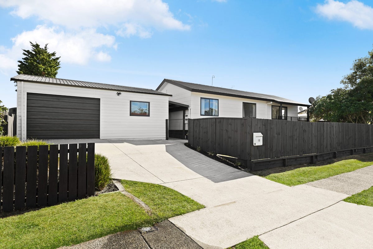 12 Lloyd Drive, Nawton, Hamilton - Carousel 1
