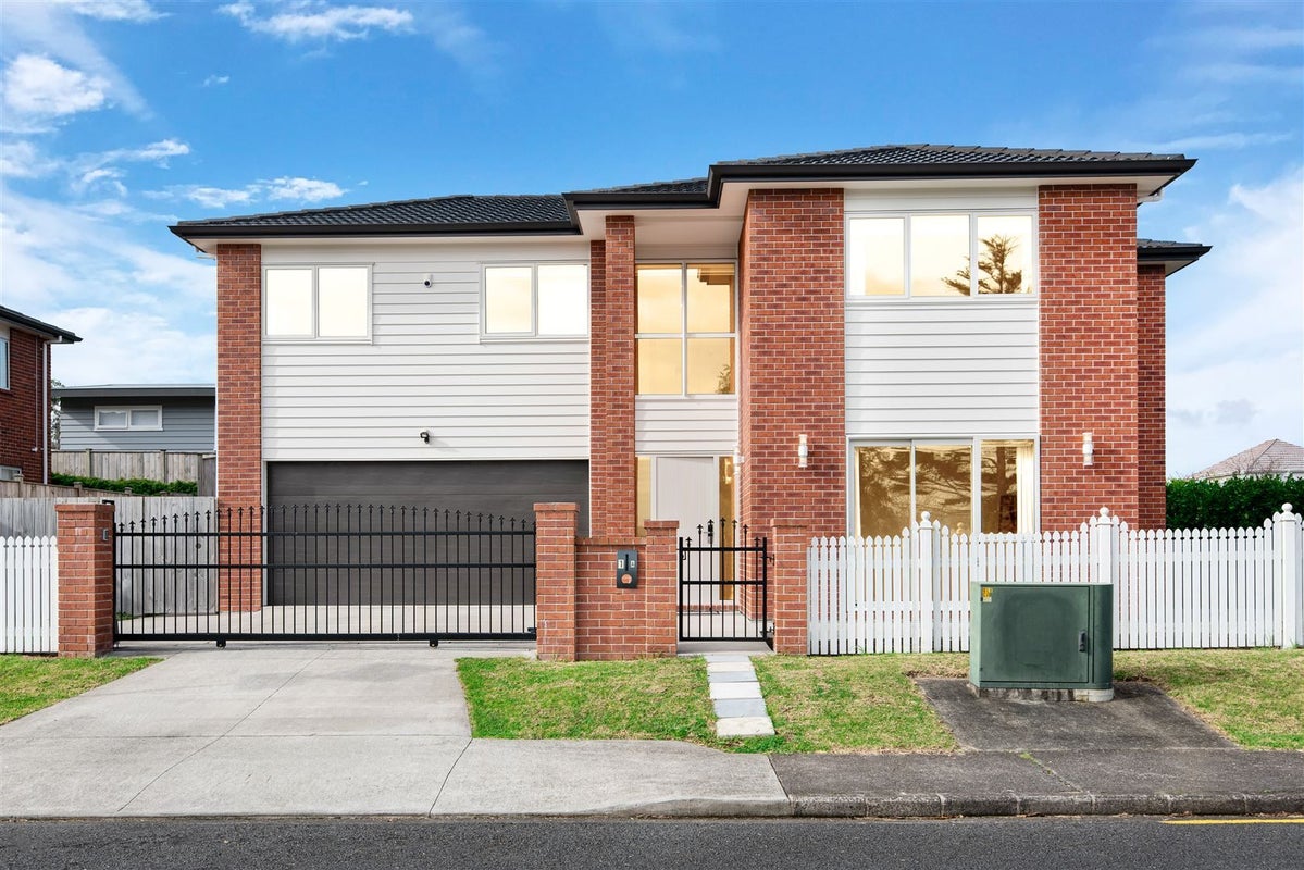 1A Waitaki Street, Sunnyvale, Auckland - Carousel 1