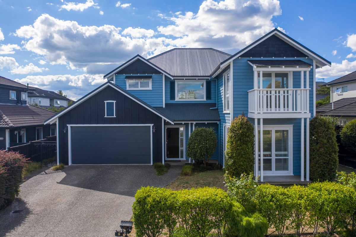 9 Fountain Avenue, Karaka, Papakura - Carousel 1