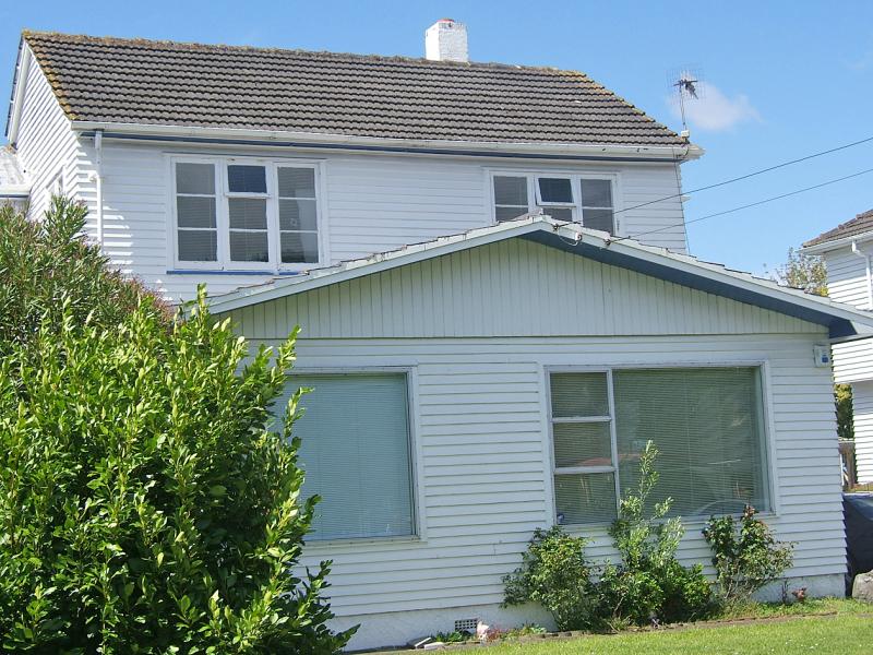 12 Peck Street, Taita, Lower Hutt - Carousel 1