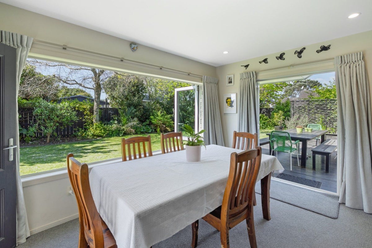 20 Myres Street, Otumoetai, Tauranga - Carousel 2