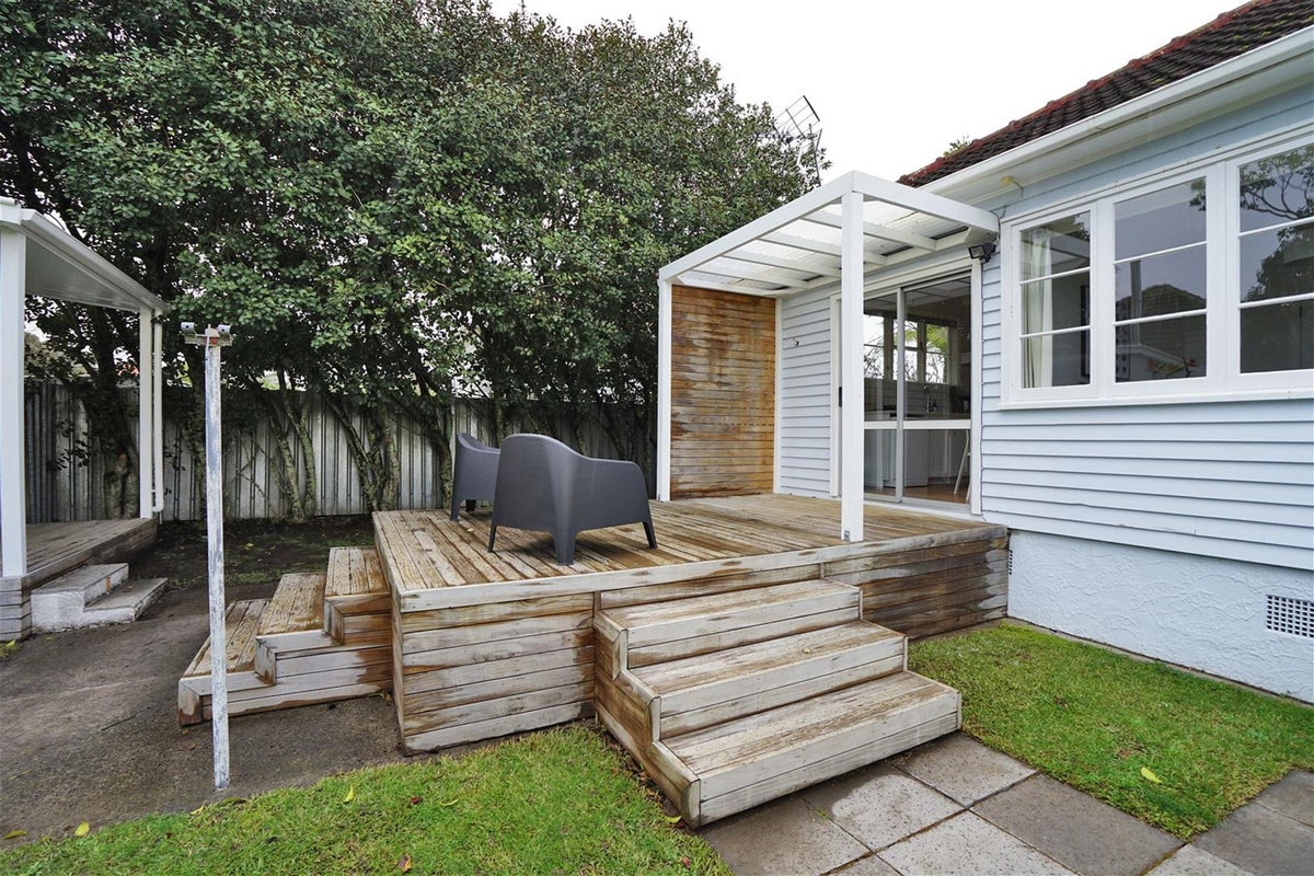 6 Casey Avenue, Fairfield, Hamilton - Carousel 2
