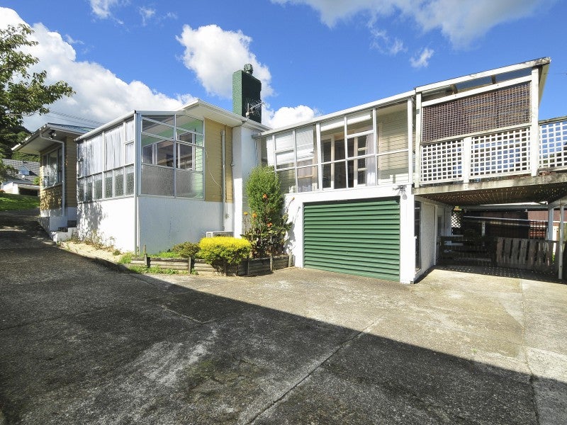 17 Isabel Grove, Wainuiomata, Lower Hutt - Carousel 1