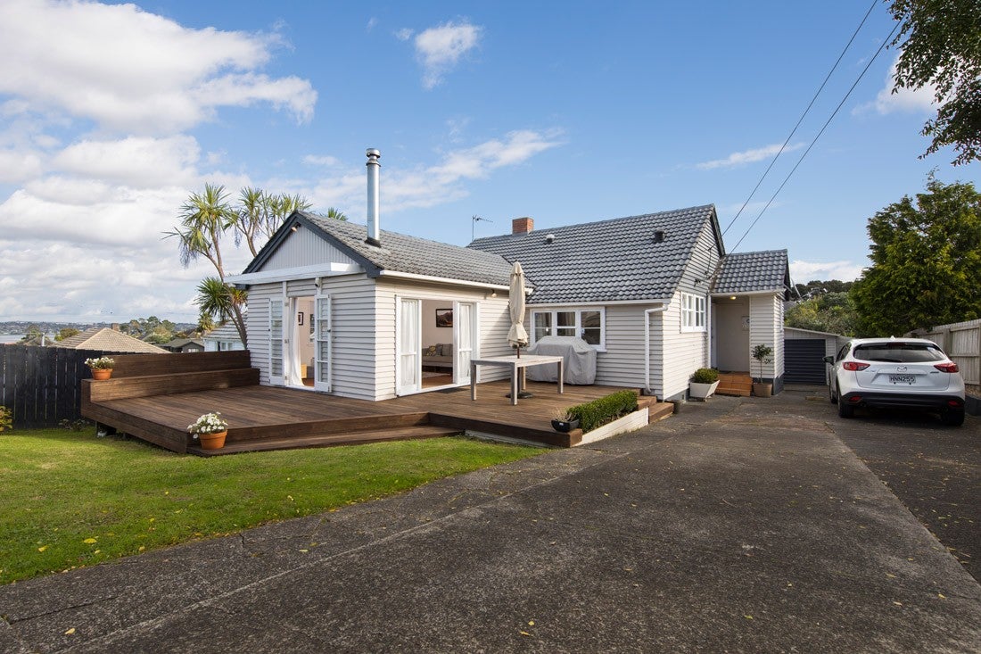 9 Inglewood Street, Wai o Taiki Bay, Auckland - Carousel 1