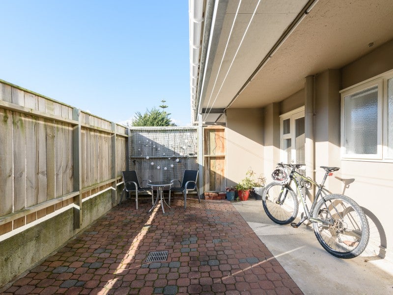 1/21 Duchess Place, Maupuia, Wellington - Carousel 1