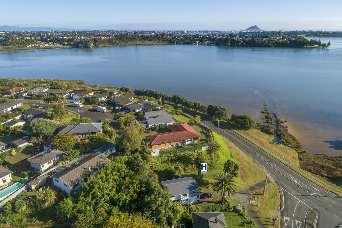 238 Welcome Bay Road, Welcome Bay, Tauranga - Carousel 2