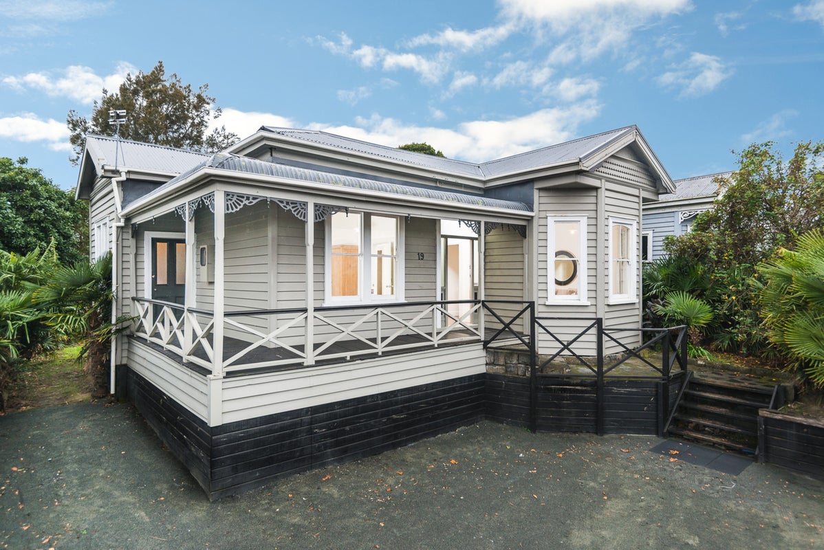 19 Sandringham Road, Mount Eden, Auckland - Carousel 1