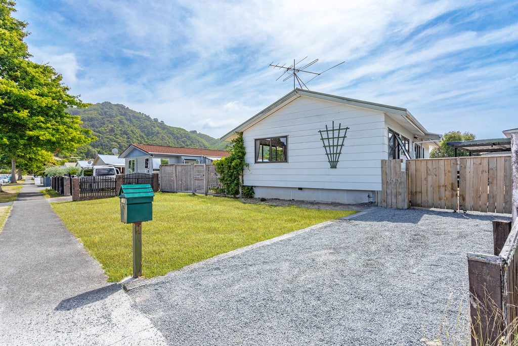 82 Totara Park Road, Totara Park, Upper Hutt - Carousel 1