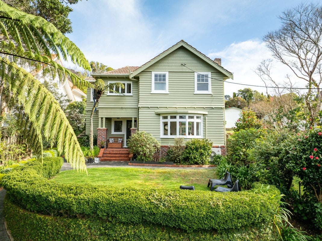 62 Homewood Avenue, Karori, Wellington - Carousel 1