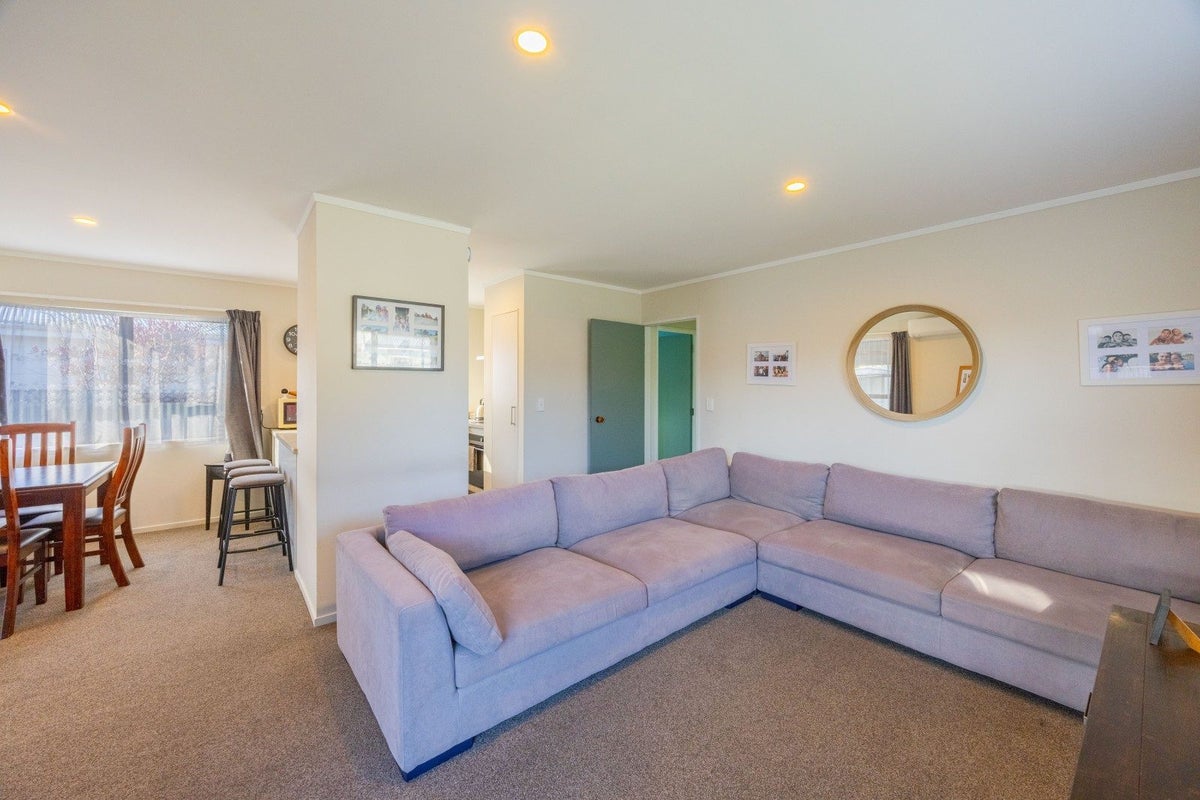 12 Redwood Drive, Waipukurau, Central Hawke's Bay, Hawke's Bay - Carousel 2