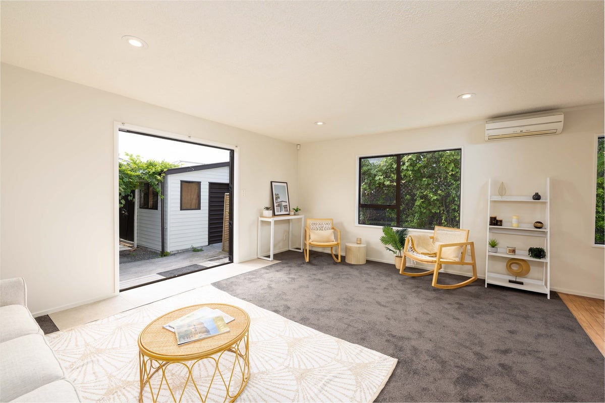 2/51 Saint Johns Street, Woolston, Christchurch - Carousel 2