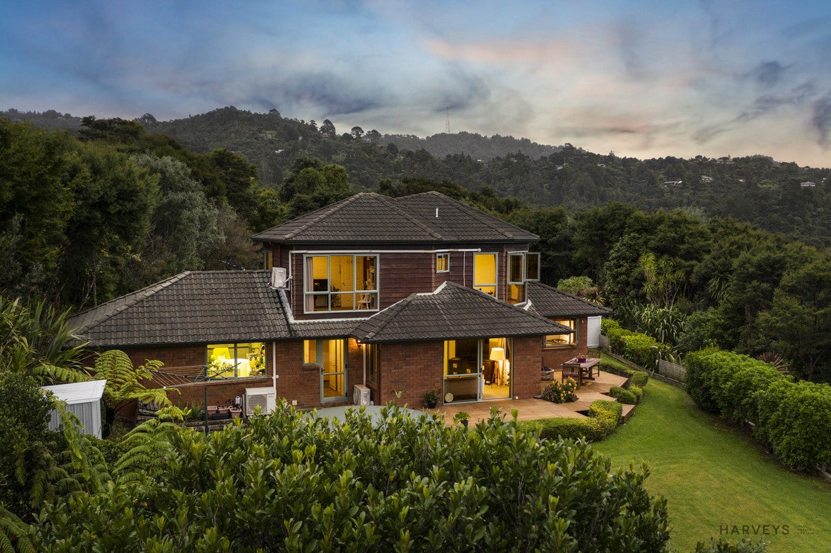 13 Bendalls Lane, Oratia, Auckland - Carousel 1