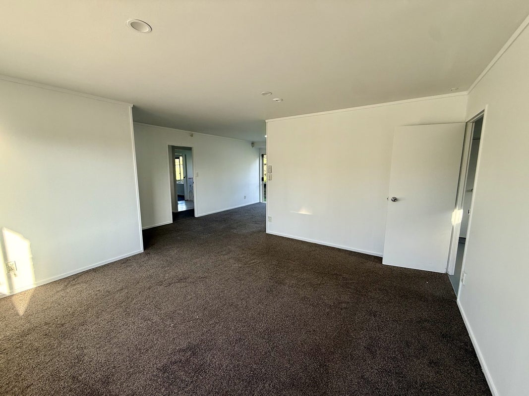 13 Horlicks Place, Randwick Park, Auckland - Carousel 2