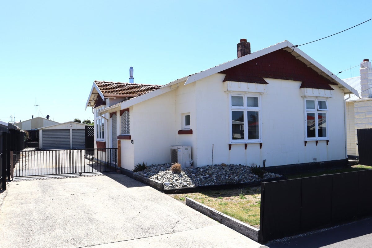 6 Clare Street, Oamaru North, Oamaru - Carousel 2