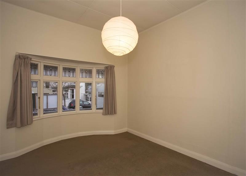 33 Porritt Avenue, Mount Victoria, Wellington - Carousel 2