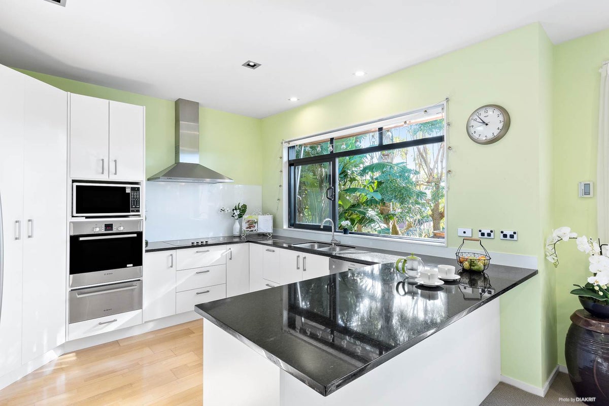 51 Pine Harbour Parade, Beachlands, Auckland - Carousel 1