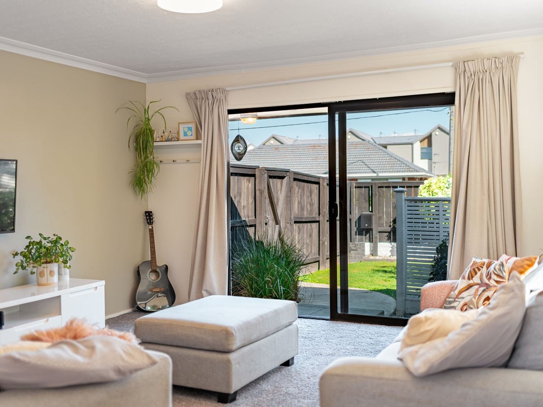 2/35 New Brighton Road, Shirley, Christchurch - Carousel 2