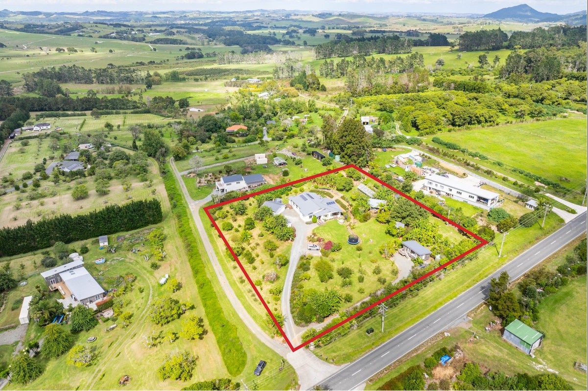 391 Tara Road, Kaiwaka - Carousel 2