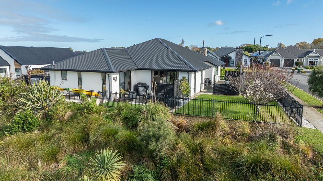 7 Blunden Road, Lincoln, Lincoln - Carousel 2