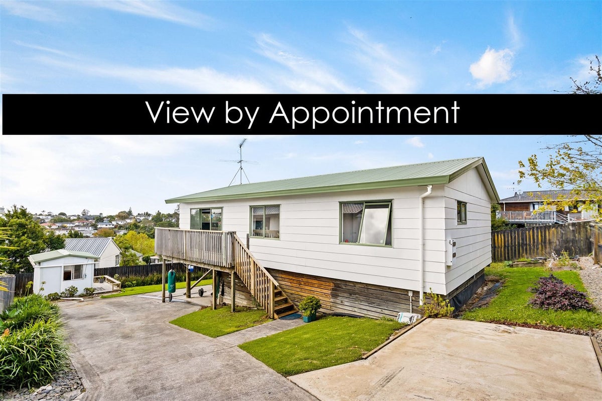 1 Maywood Crescent, Glen Eden, Auckland - Carousel 1