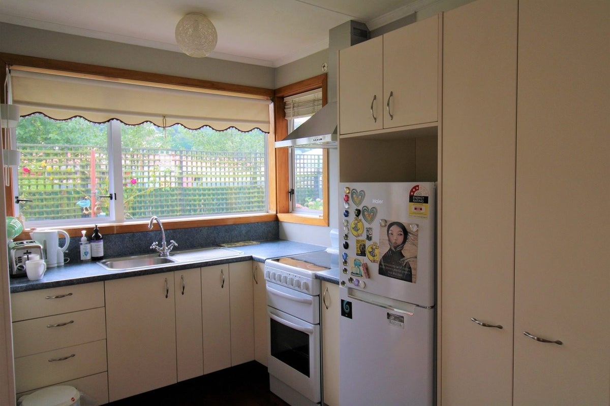 48 Thorn Street, Caversham, Dunedin - Carousel 2
