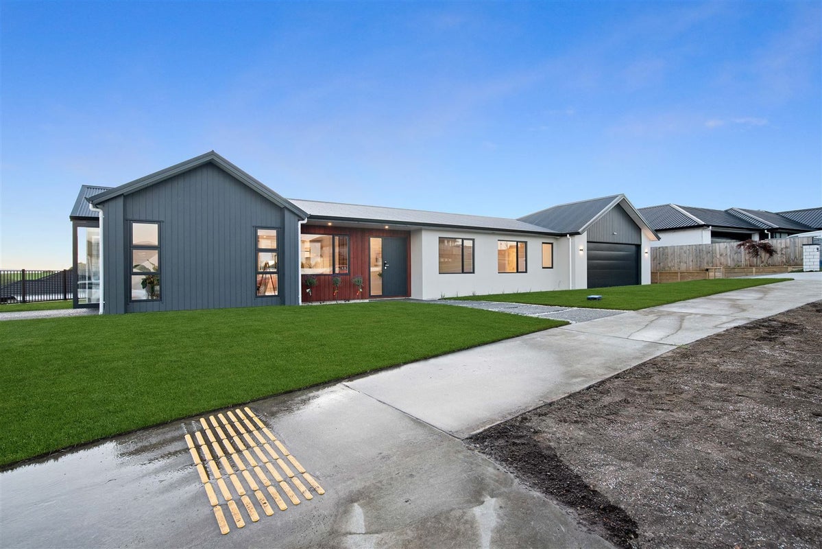 2 Waikaka Place, Rototuna North, Hamilton - Carousel 25