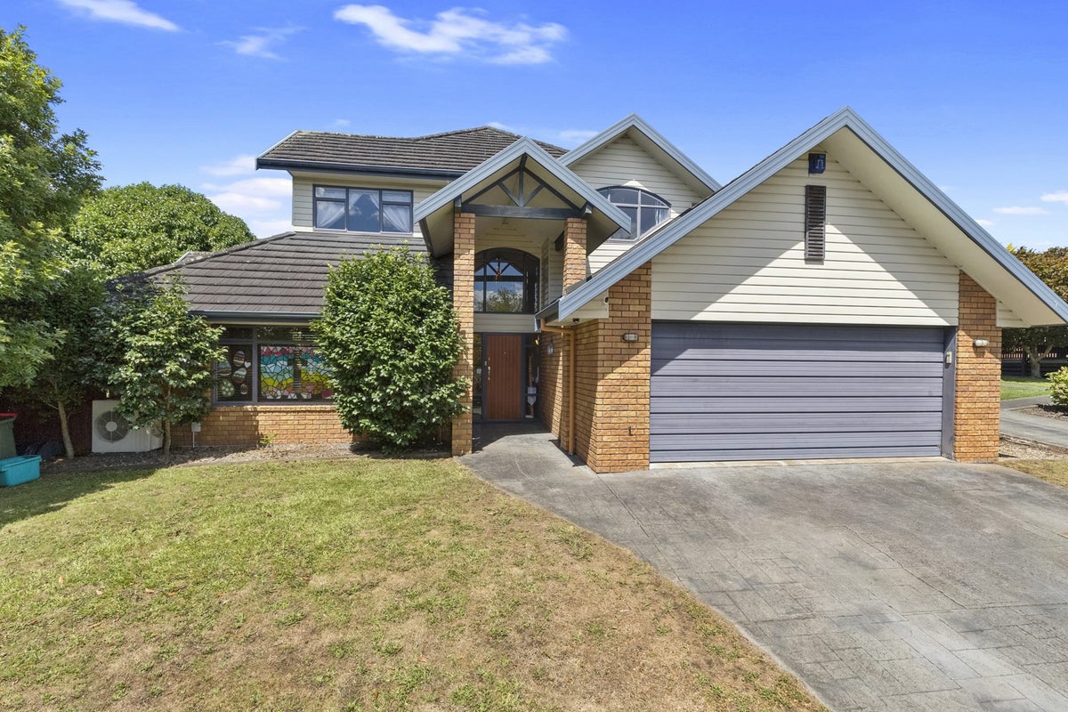 3 MacArthur Mews, Rototuna, Hamilton - Carousel 1