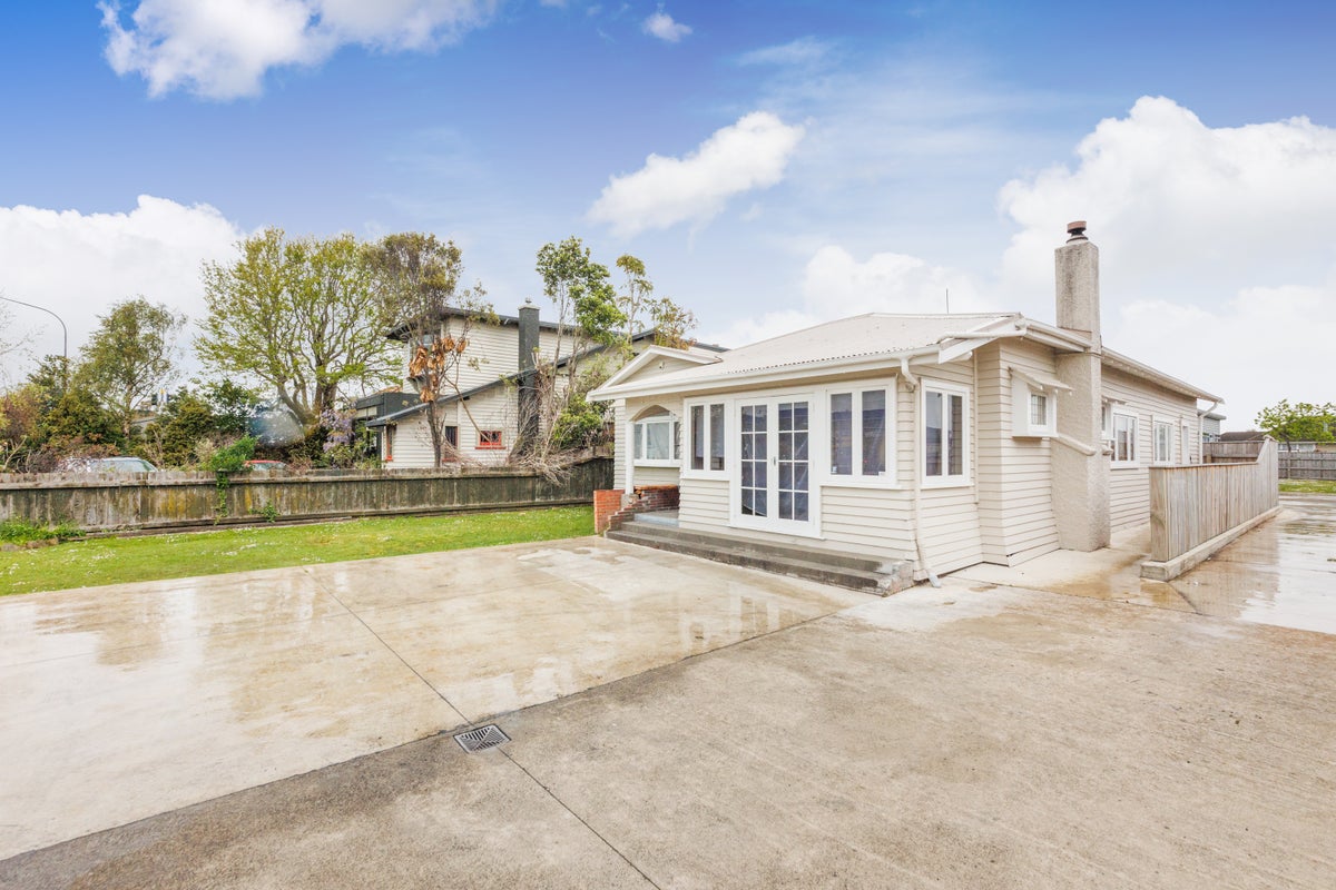 992B Tremaine Avenue, Roslyn, Palmerston North - Carousel 2