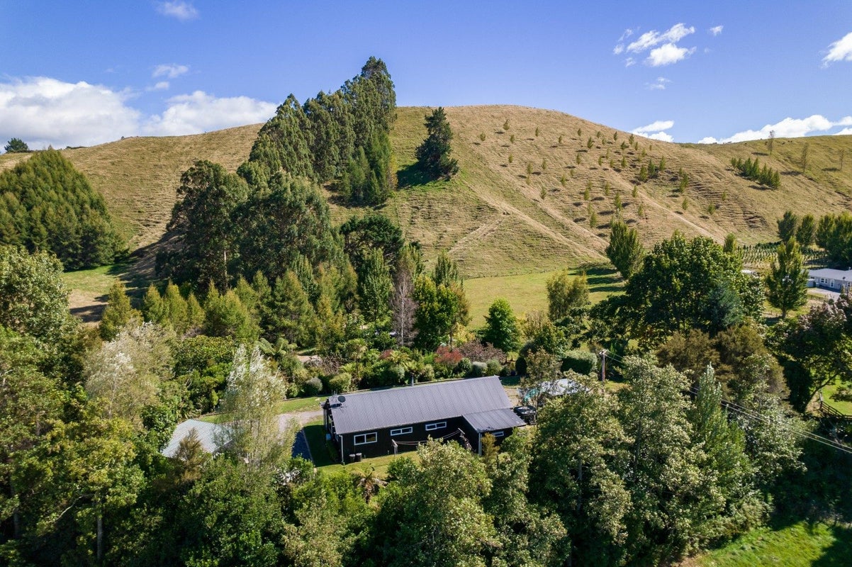 34 Hurunui Lane, Kinloch, Taupo - Carousel 1