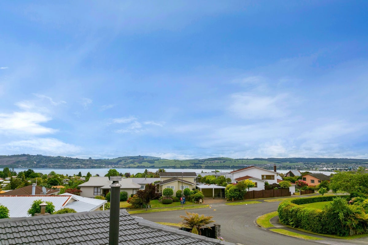 3 Battersea Place, Richmond Heights, Taupo - Carousel 2