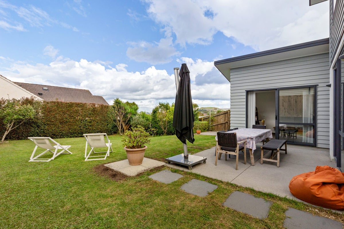 11B Castledine Crescent, Glen Innes, Auckland City, Auckland - Carousel 2