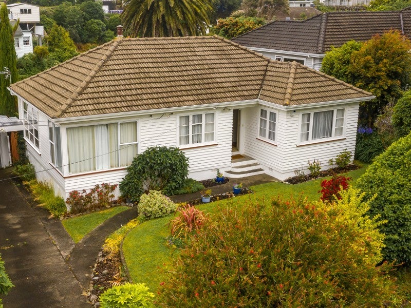 27 Ngatitoa Street, Tawa, Wellington - Carousel 15