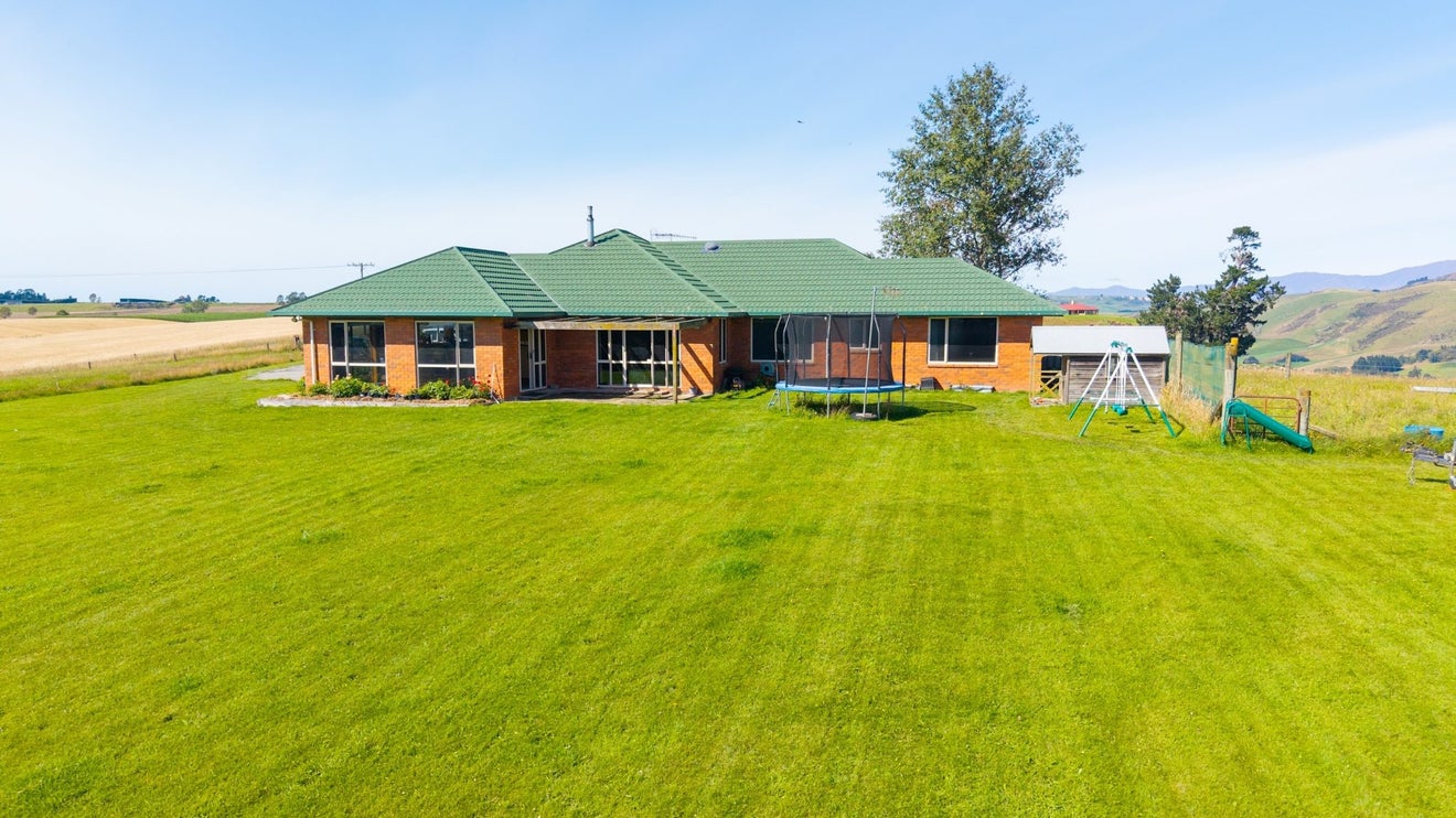 457 Cliffs Road, Claremont - Carousel 1