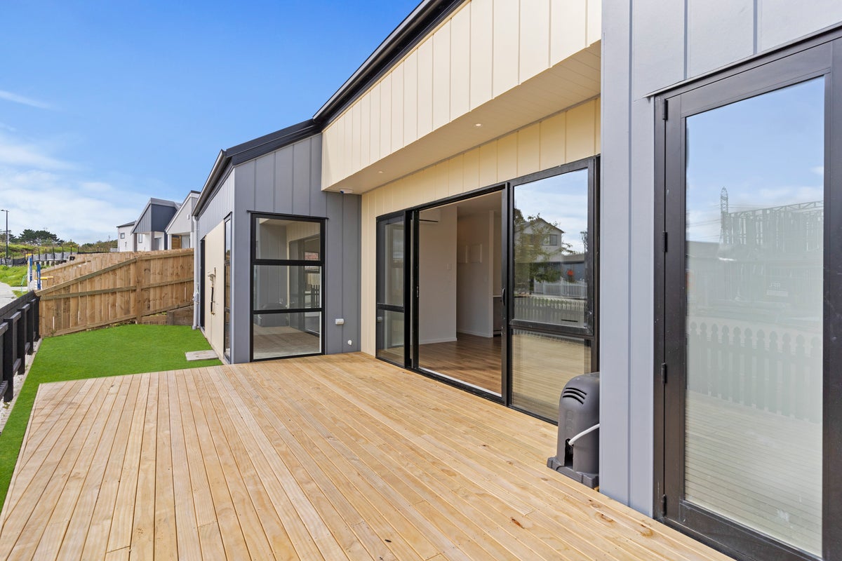 1 Kokotea Road, Massey, Auckland - Carousel 2