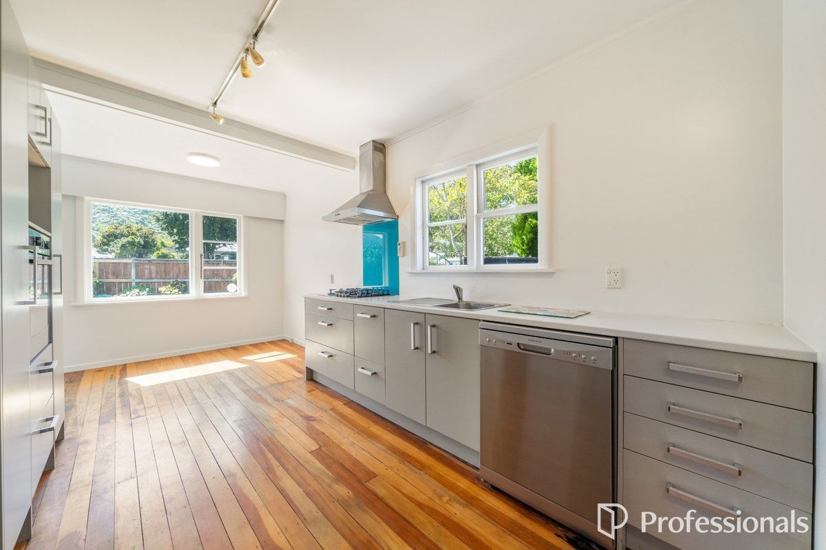15 Wise Street, Wainuiomata, Lower Hutt - Carousel 2
