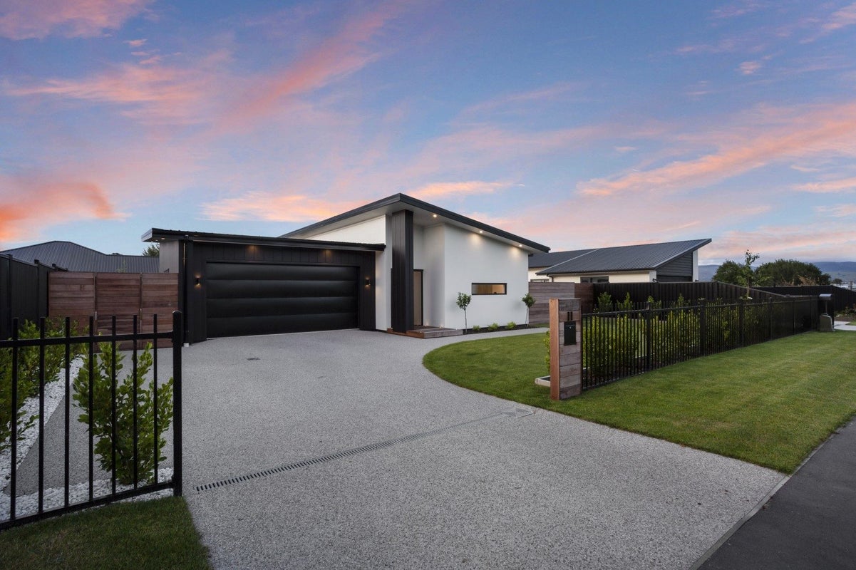 11 Petre Lane, East Taieri, Mosgiel - Carousel 29