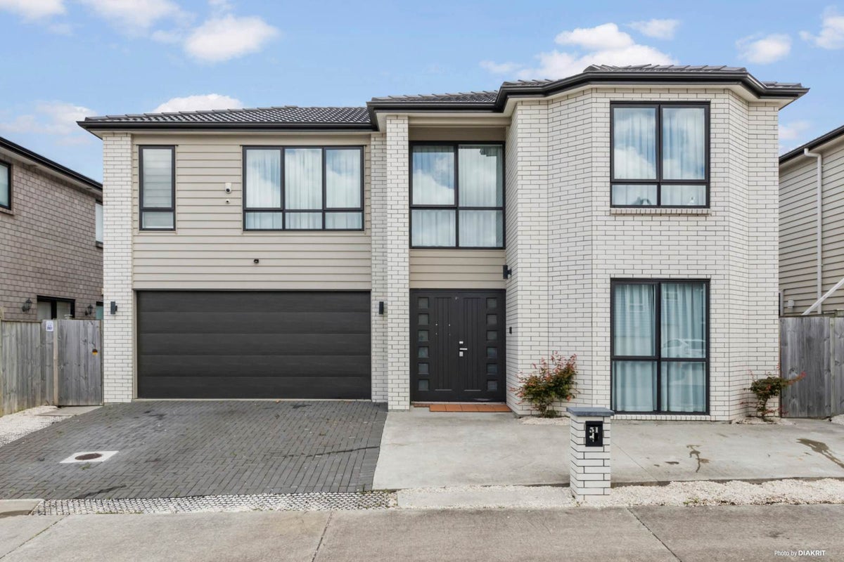 51 Broadhurst Road, Flat Bush, Auckland - Carousel 1