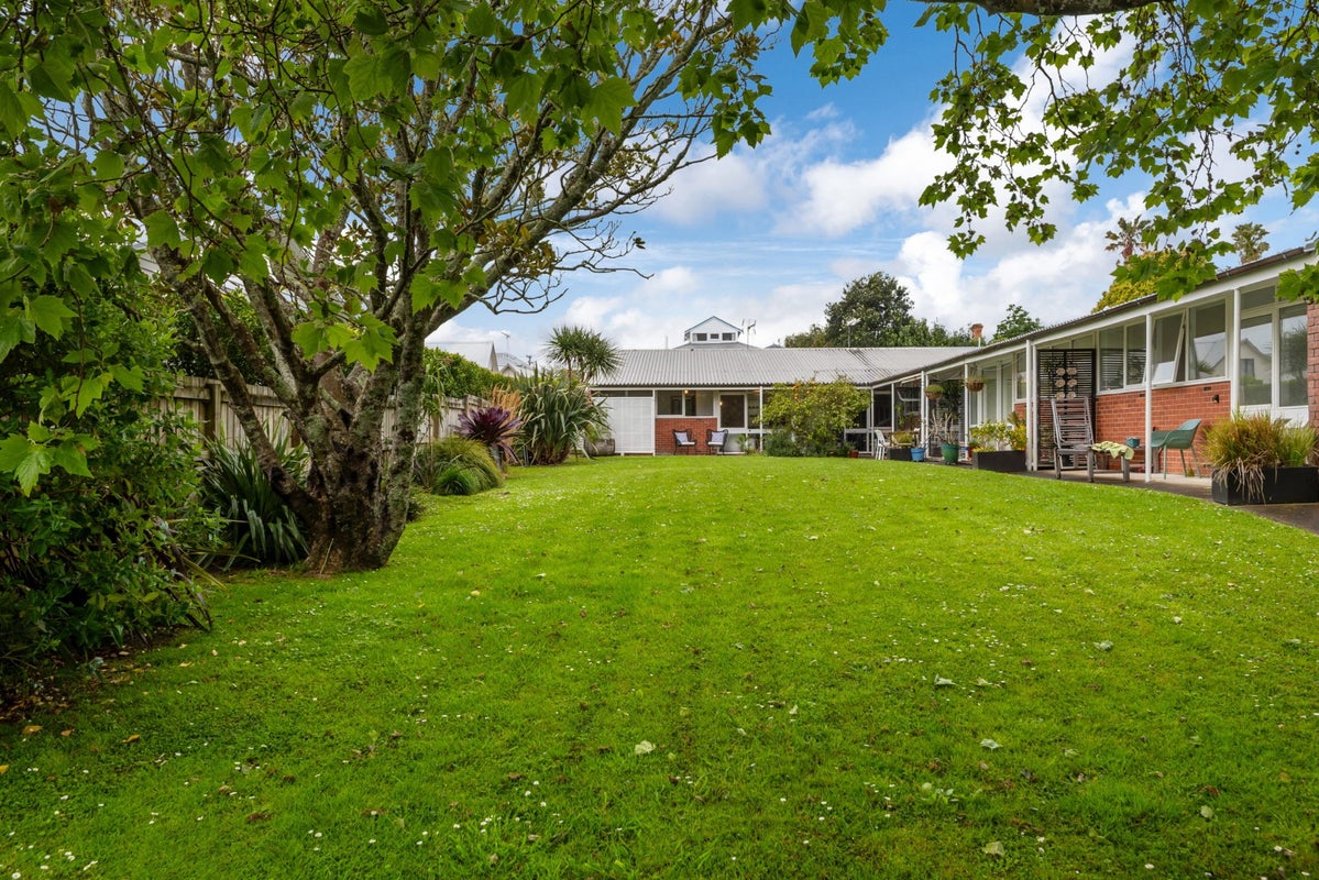 5/6 North Avenue, Narrow Neck, Auckland - Carousel 2