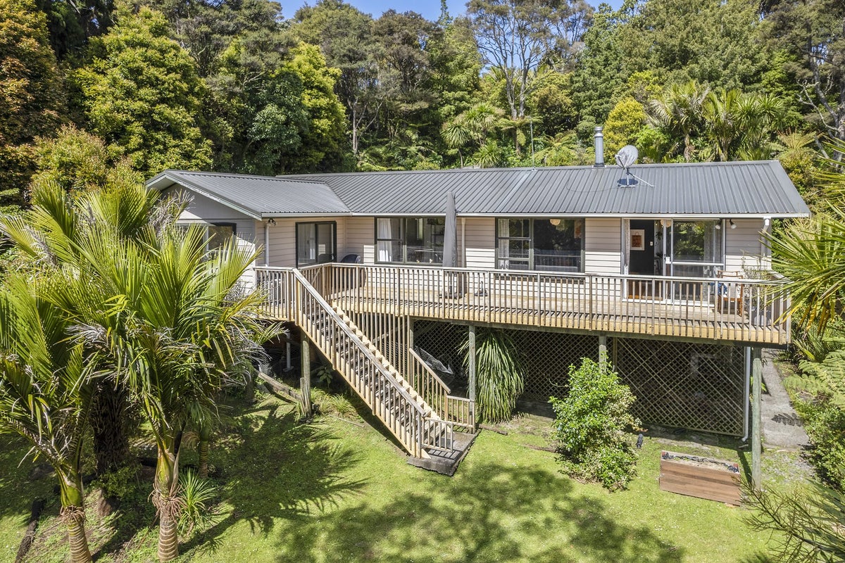 151 Scenic Drive, Titirangi, Auckland - Carousel 1