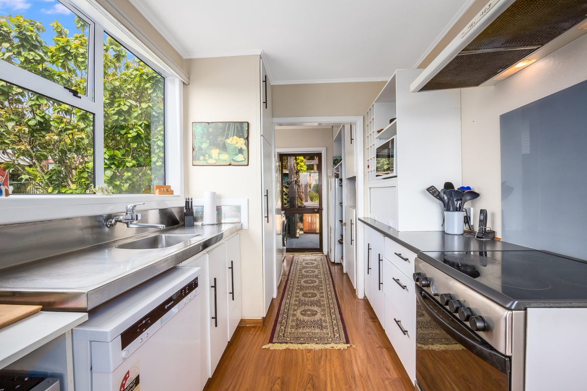 21 Kotuku Street, Elsdon, Porirua - Carousel 2