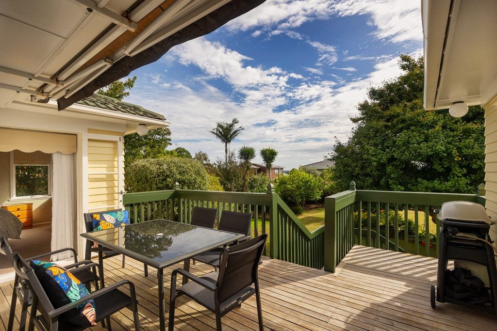 74 Lloyd Avenue, Mount Albert, Auckland - Carousel 2