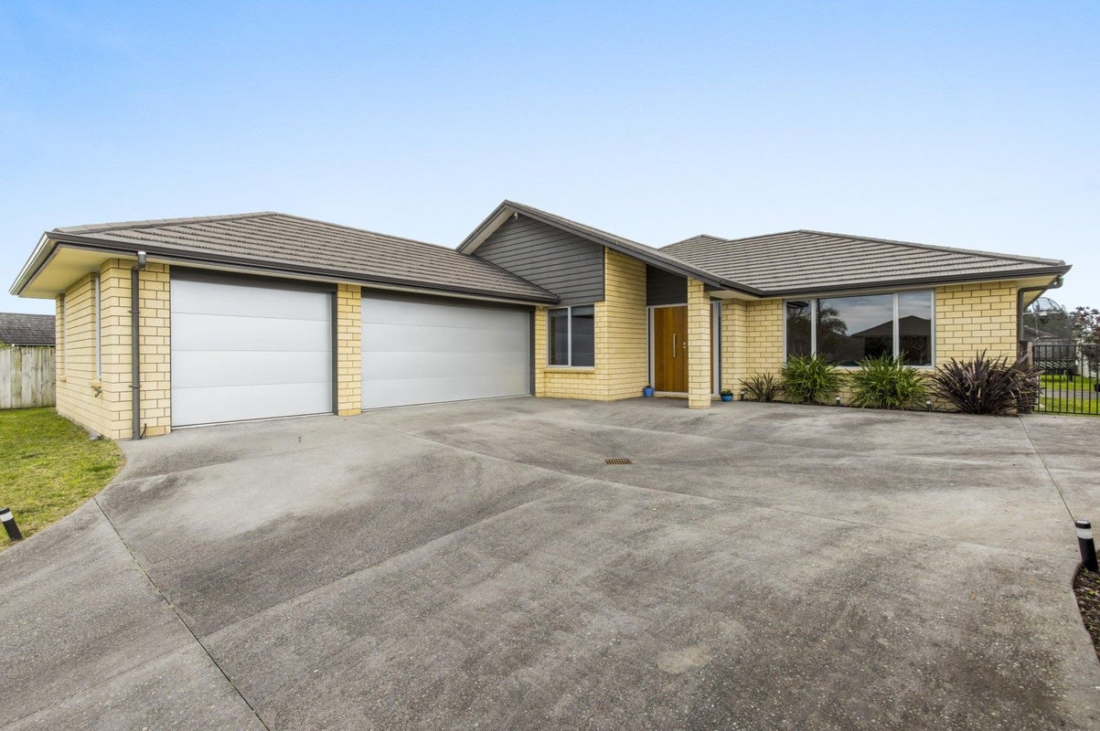21 Brad Avenue, Flagstaff, Hamilton - Carousel 1